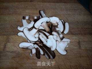 肉片炒香菇荷兰豆的做法步骤：5