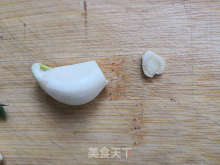 家乡美食之腊八蒜的做法步骤：2