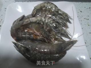 油焖大虾的做法步骤：1