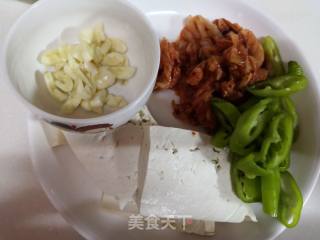 泡菜焖豆腐的做法步骤：1