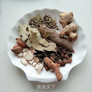 红烧牛腩的做法步骤：2