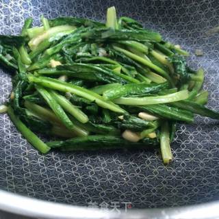 蒜香油麦菜的做法步骤：7