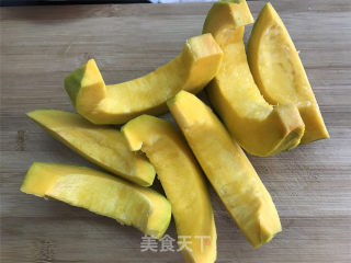清炒南瓜的做法步骤：1