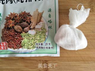 卤鸡脖鸡爪的做法步骤：1