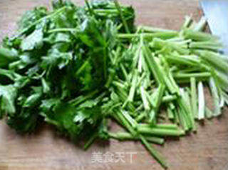 香干芹菜炒面的做法步骤：5