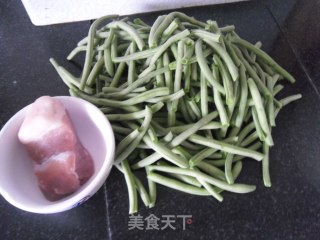 煸炒四季豆的做法步骤：1