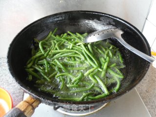 煸炒四季豆的做法步骤：4