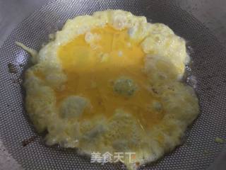 尖椒香菇炒鸡蛋的做法步骤：3