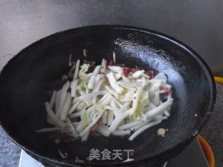 菠菜梗炒白菜条的做法步骤：8