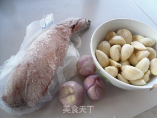 葱头大蒜烧鱿鱼的做法步骤：1