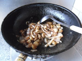 葱头大蒜烧鱿鱼的做法步骤：10