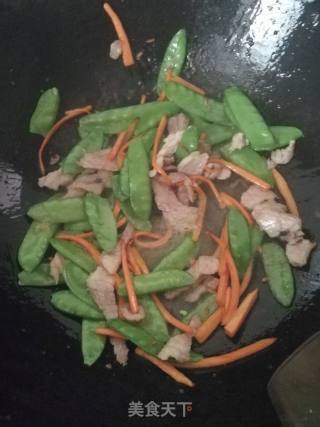 荷兰豆炒鸡蛋的做法步骤：6