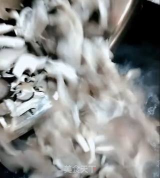 平菇肉片的做法步骤：3