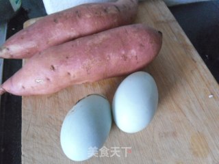 蛋黄焗地瓜的做法步骤：1