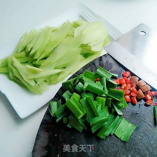 煸炒莴笋片的做法步骤：3