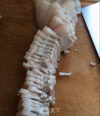 青椒回锅肉的做法步骤：2
