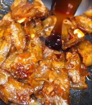青椒回锅肉的做法步骤：7