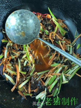 鱼香肉丝的做法步骤：10