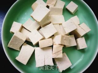 #团圆饭#油麦菜炒豆腐的做法步骤：2
