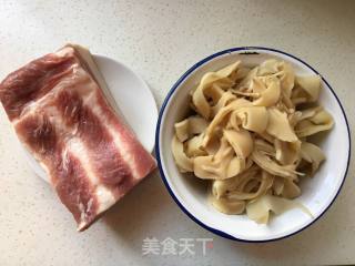 笋干烧肉的做法步骤：1