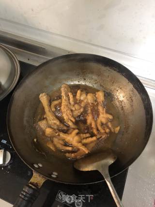 红烧鸡爪的做法步骤：7