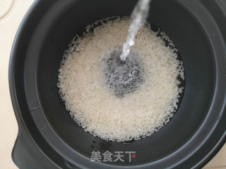 腊肉煲仔饭的做法步骤：4