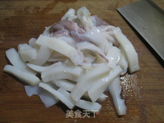 乌贼炒花菜的做法步骤：2