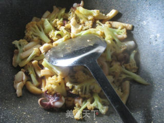 乌贼炒花菜的做法步骤：10