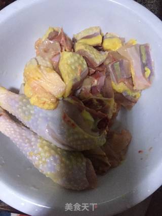 香菇烧土鸡的做法步骤：2