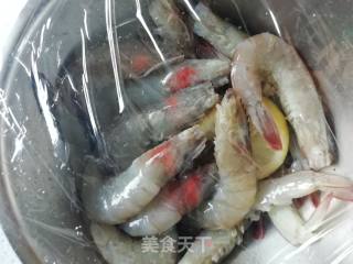 猫版油爆大虾的做法步骤：2