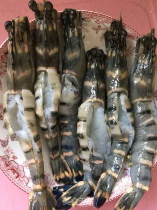 蒜蓉开背虾的做法步骤：4