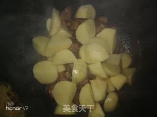 *团圆饭*红烧排骨焖土豆的做法步骤：8