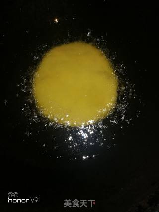 油炸黄糍粑的做法步骤：2