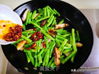 腊鱼炒四季豆的做法步骤：6