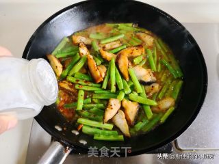 腊鱼炒四季豆的做法步骤：7