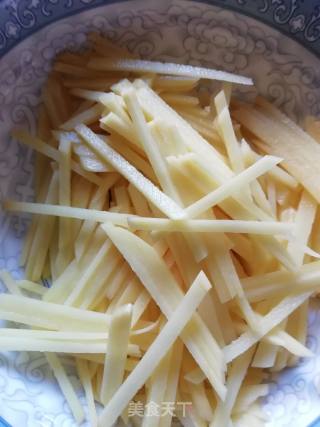 芹菜炒土豆丝的做法步骤：3