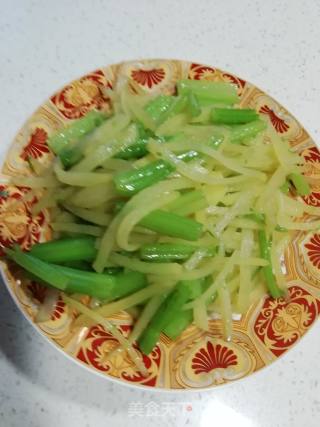 芹菜炒土豆丝的做法步骤：8