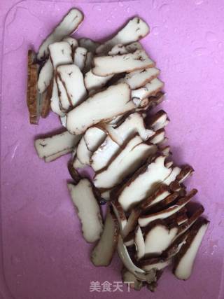 牛皮干子炒辣椒的做法步骤：1