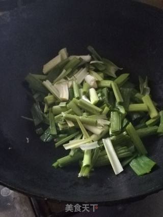 青蒜蟹味菇的做法步骤：3