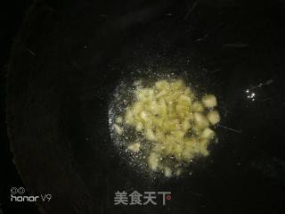 蒜香油麦菜的做法步骤：2