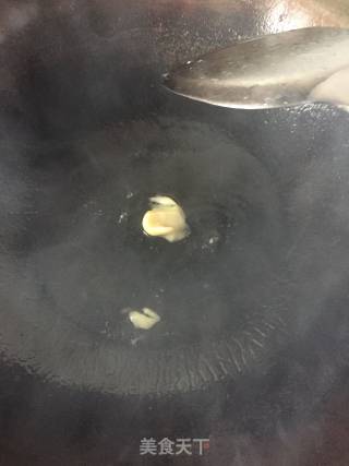 素炒油菜条的做法步骤：3