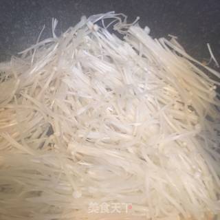 鸡蛋焖金针菇的做法步骤：4