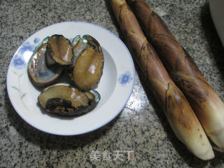 鲍鱼烧雷笋的做法步骤：1