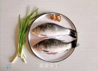 豆腐鲫鱼汤的做法步骤：1