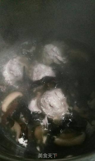 蛋卷肉丸粉丝汤的做法步骤：7