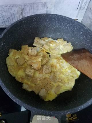 鹌鹑蛋煎冻豆腐的做法步骤：4