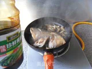 红烧鲈鱼的做法步骤：7