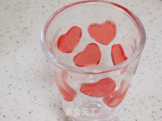 爱心满满滴~【草莓酸奶慕斯杯】的做法步骤：4