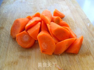 胡萝卜烧花菜的做法步骤：3