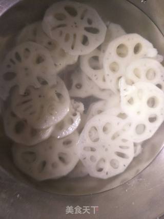 响油藕片的做法步骤：1
